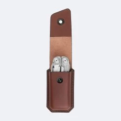 Étui Cuir Tanné Végétal Taille Large - AINSWORTH Pour Pince LEATHERMAN 10 Étui Cuir Tanné Végétal Taille Large - AINSWORTH Pour Pince LEATHERMAN -Fishing Shop etui cuir tanne vegetal taille large ainsworth pour pince leatherman 2