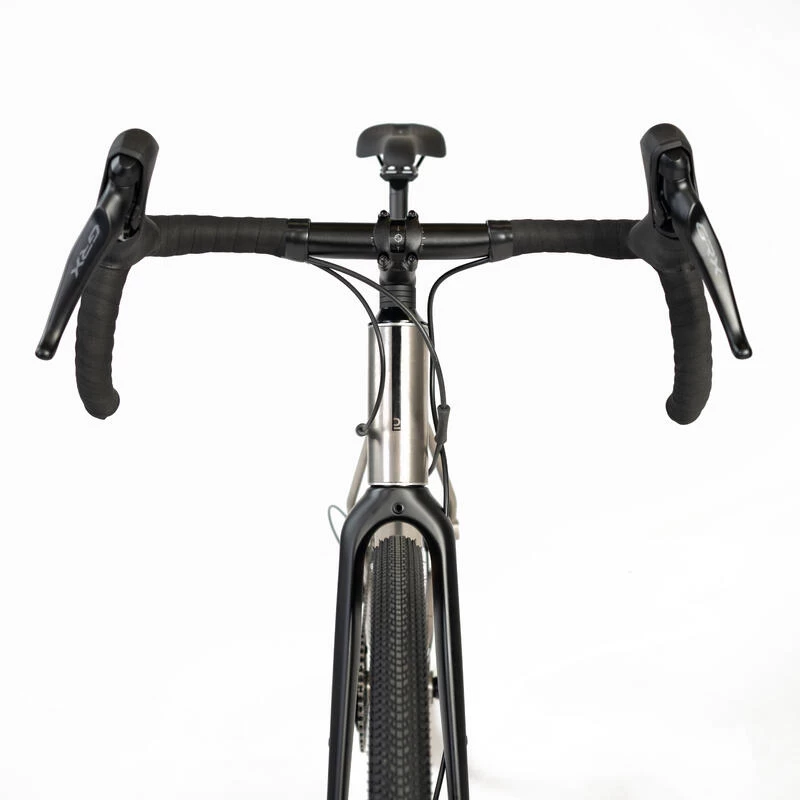VELO GRAVEL TRIBAN GRVL 900 HOMME Cadre Titane 7 VELO GRAVEL TRIBAN GRVL 900 HOMME Cadre Titane – Image 5