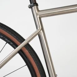 VELO GRAVEL TRIBAN GRVL 900 HOMME Cadre Titane 18 VELO GRAVEL TRIBAN GRVL 900 HOMME Cadre Titane -Fishing Shop velo gravel triban grvl 900 homme cadre titane 6